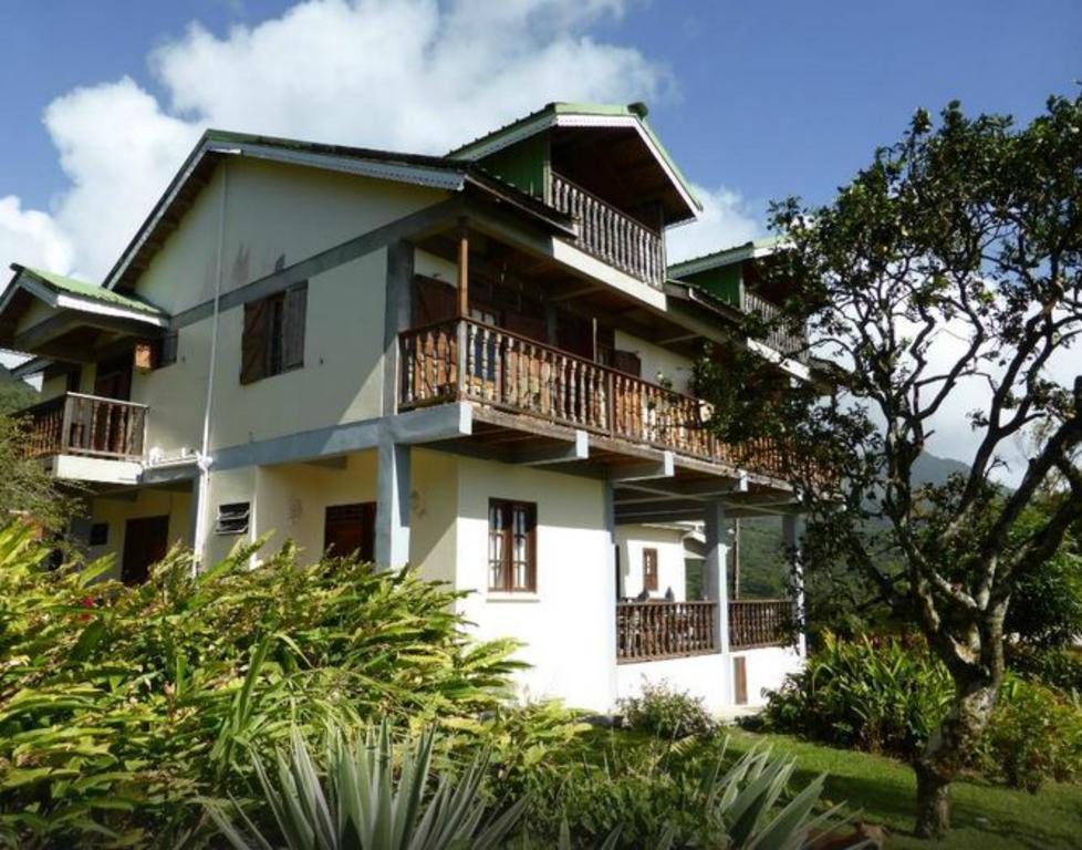 Roxy'S Mountain Lodge Laudat Bagian luar foto